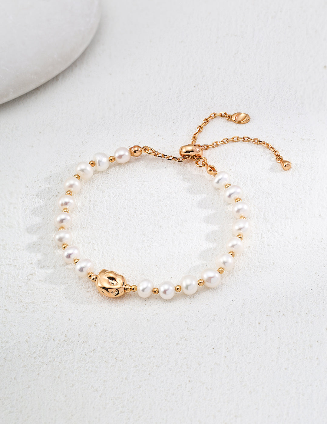 Classic Harmony Pearl Necklace and Bracelet