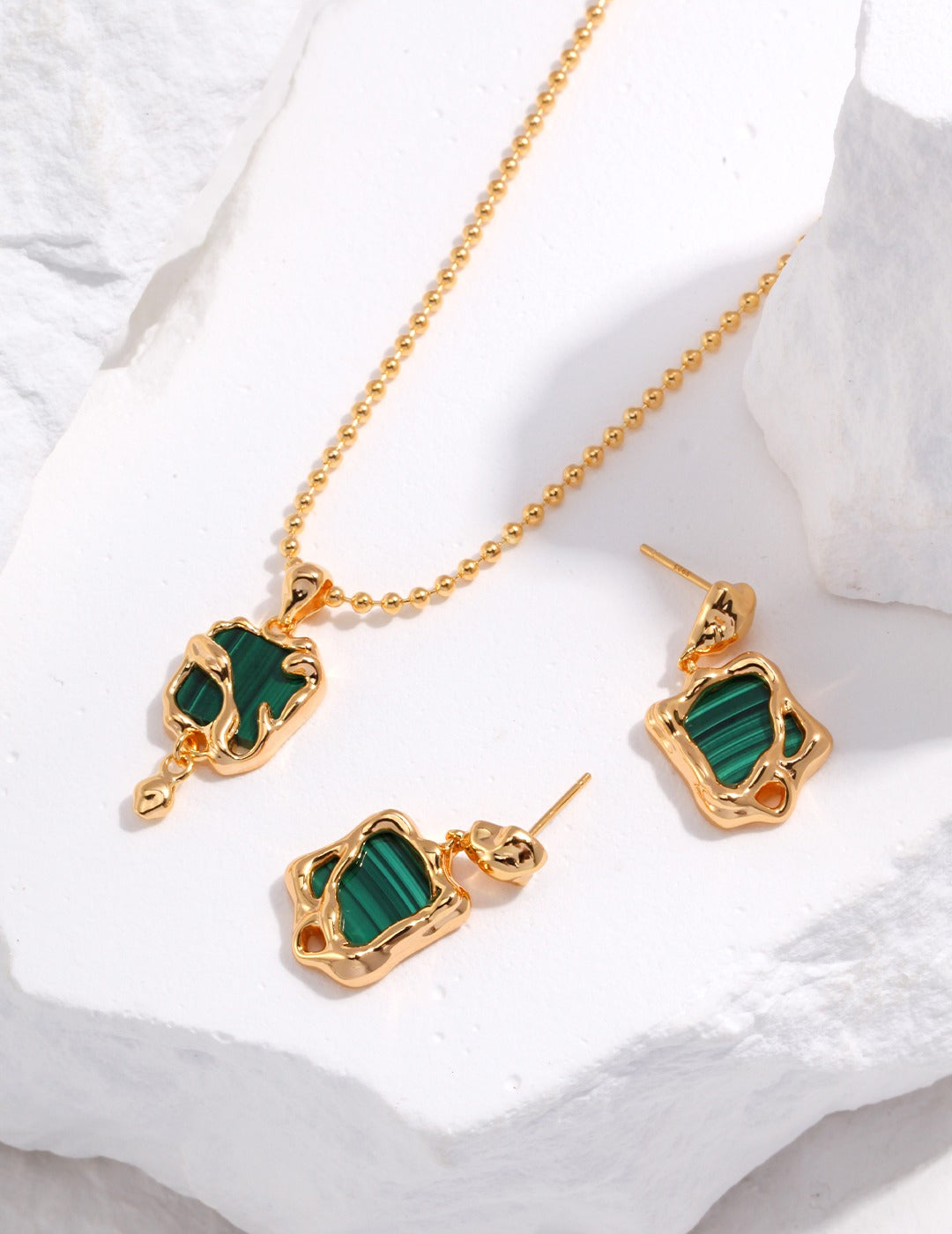 Enchanting Malachite Necklace & Earrings