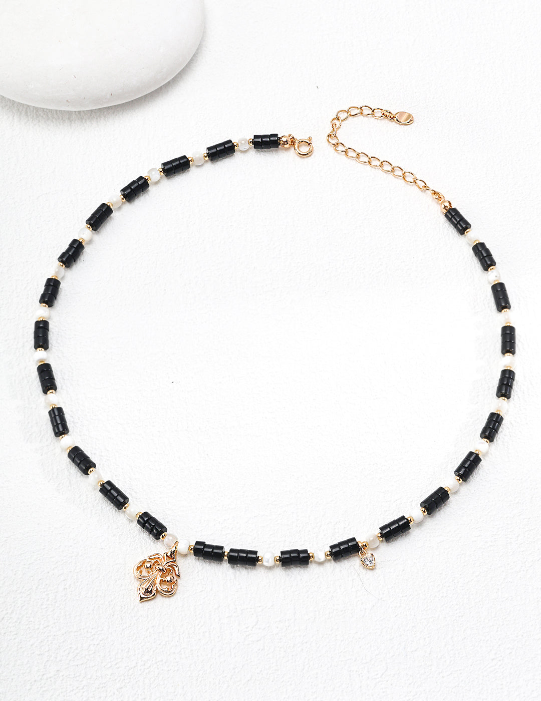 Luxurious Shell and Onyx Silver Necklace