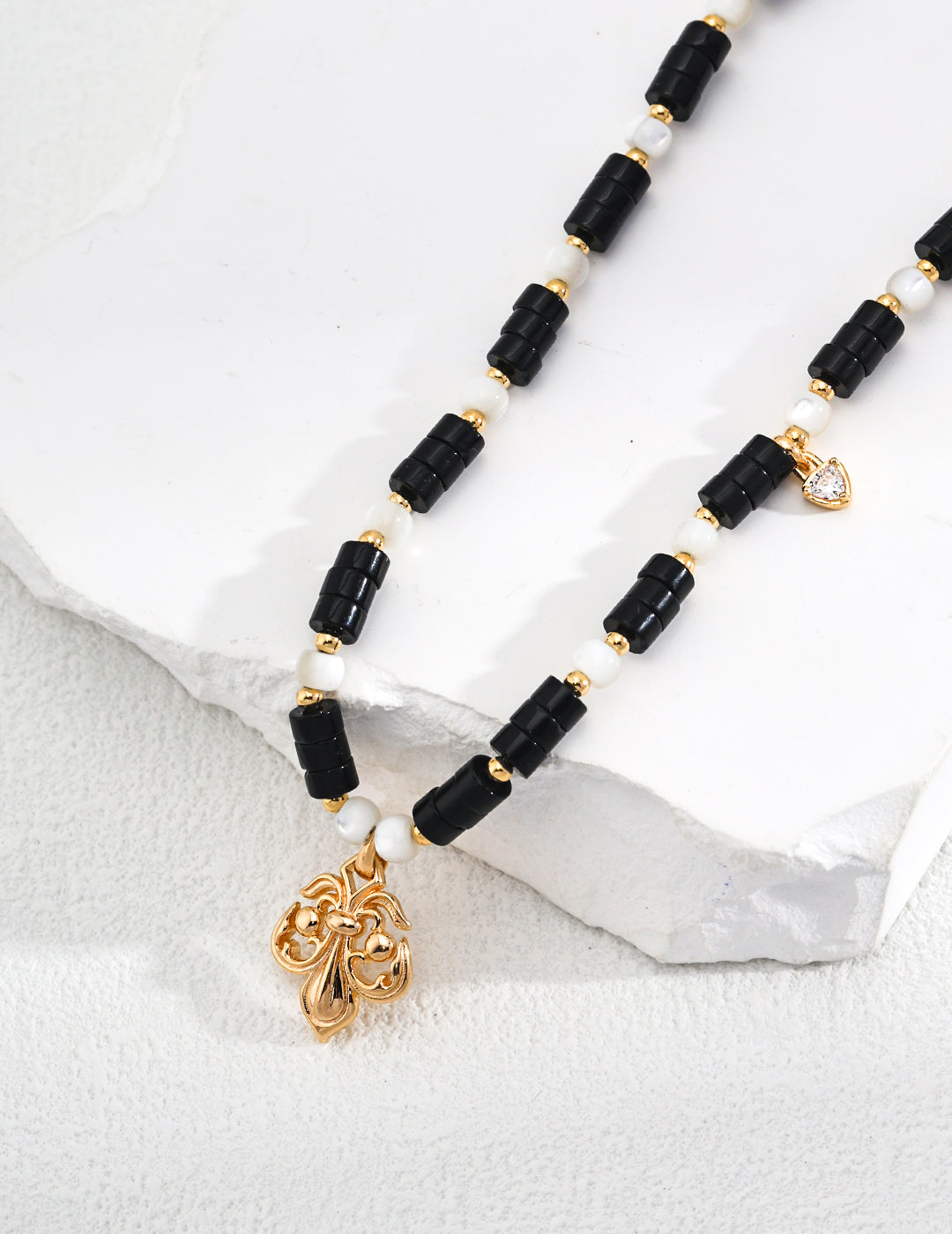 Luxurious Shell and Onyx Silver Necklace