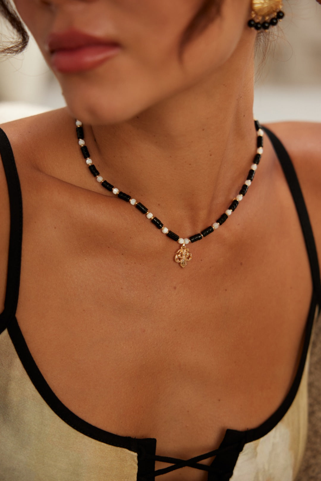 Luxurious Shell and Onyx Silver Necklace