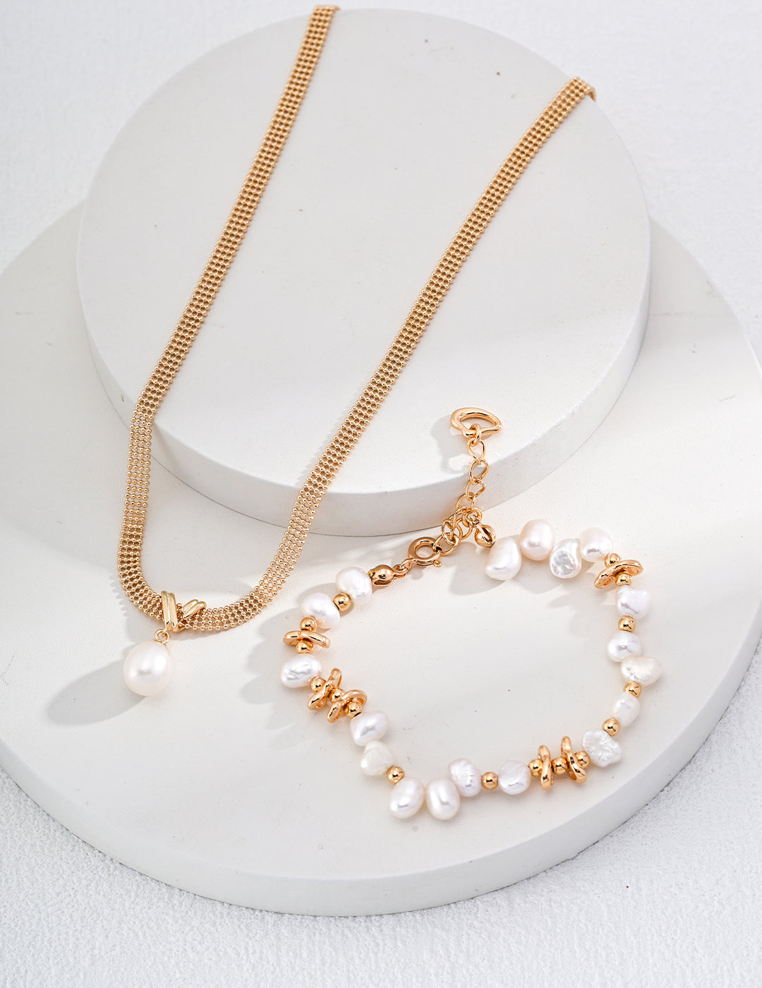 Golden Lace Pearl Necklace