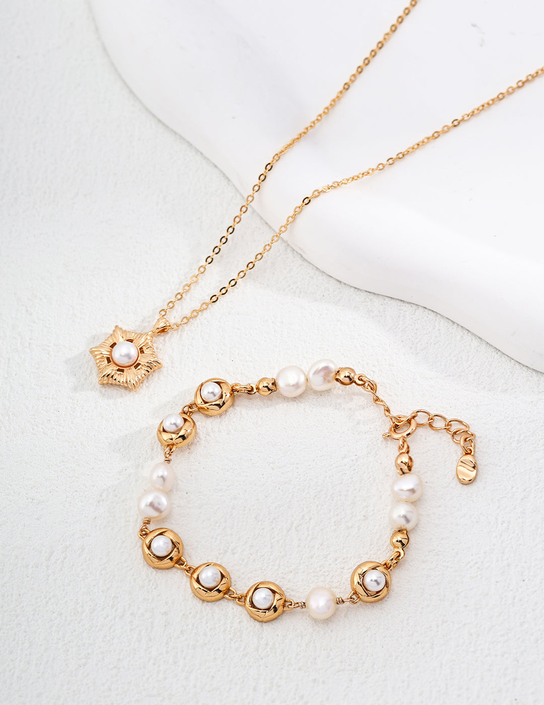 Eternal Star Pearl Necklace