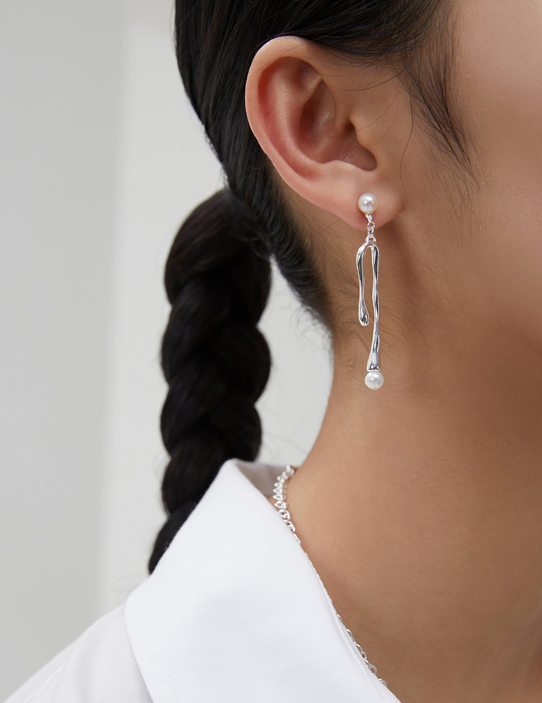 Asymmetric Fluid Elegance Earrings