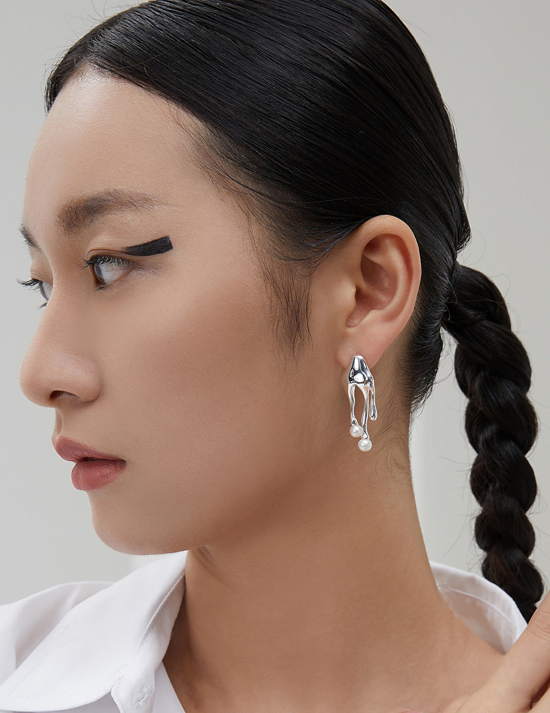 Asymmetric Fluid Elegance Earrings