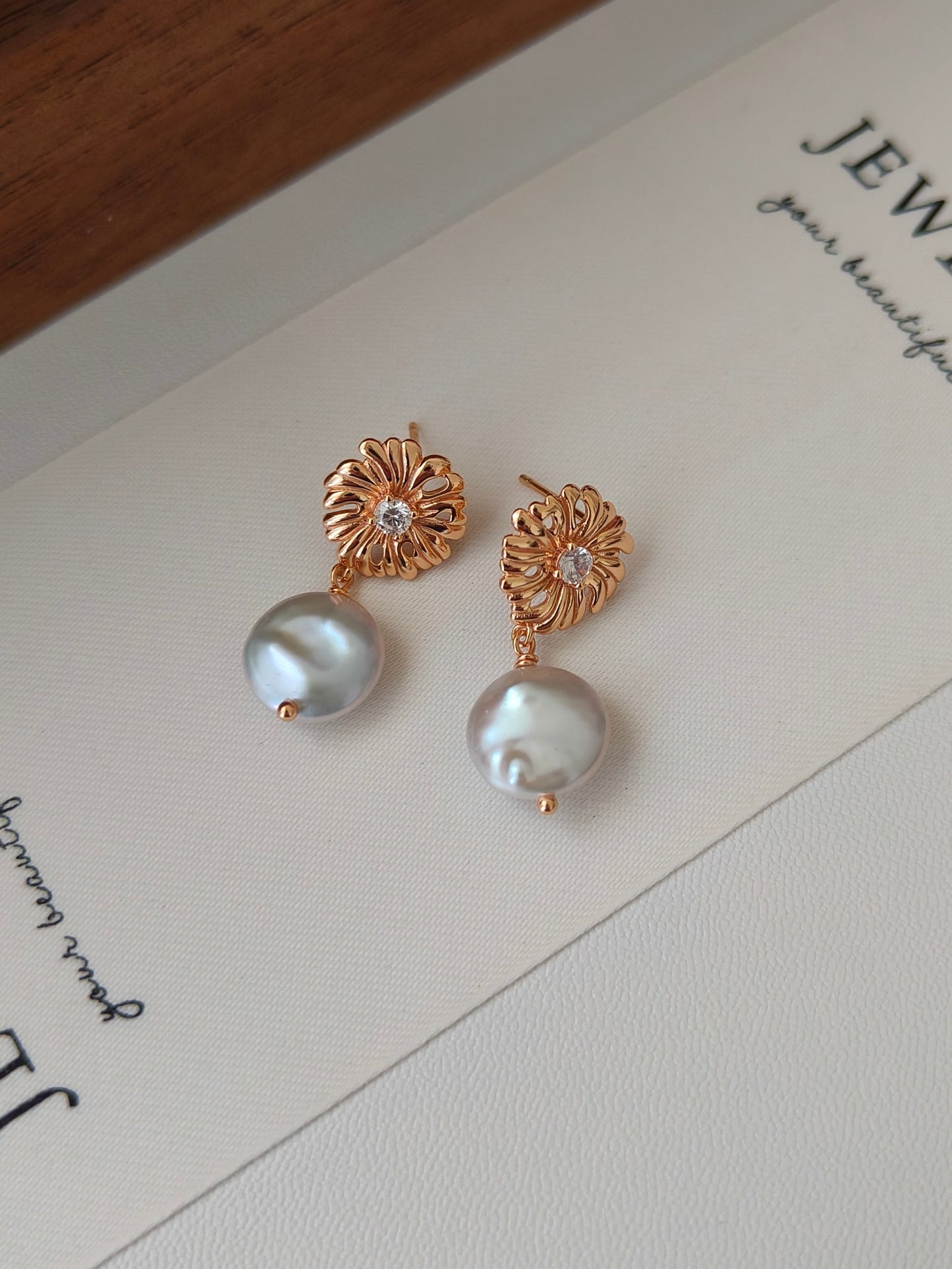 Natural Pearl Earring