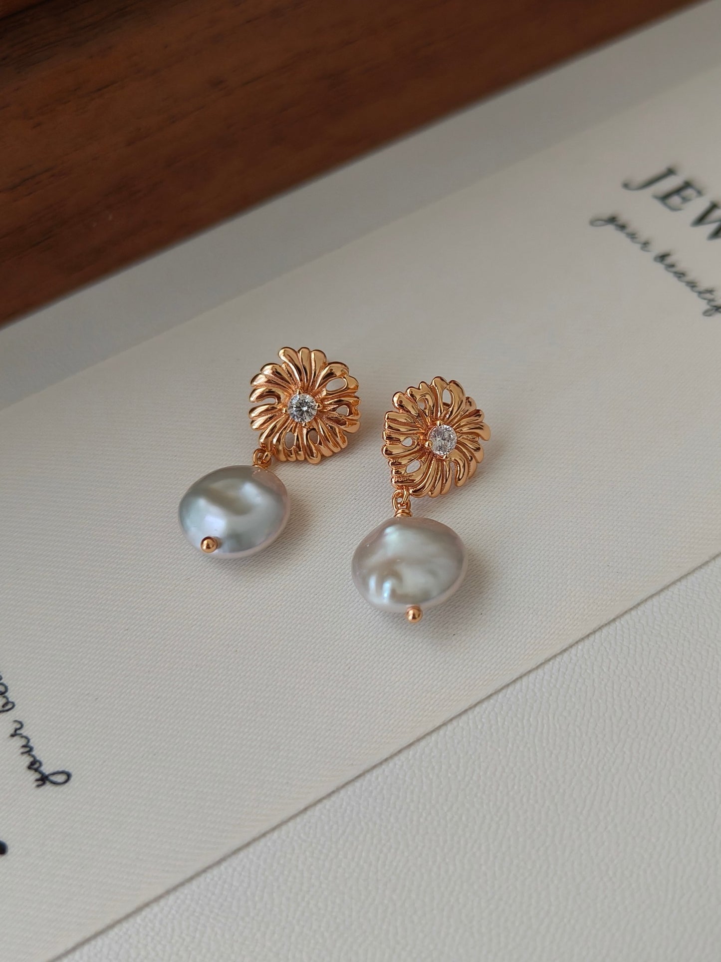 Natural Pearl Earring